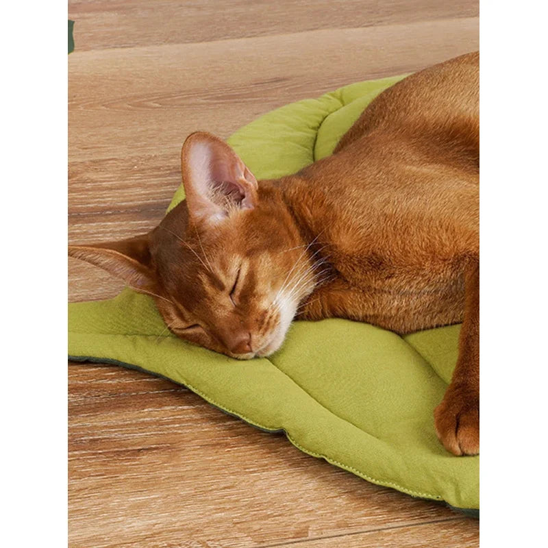 Leaf-Shape Cat Mattress – Reversible Pet Floor Mat