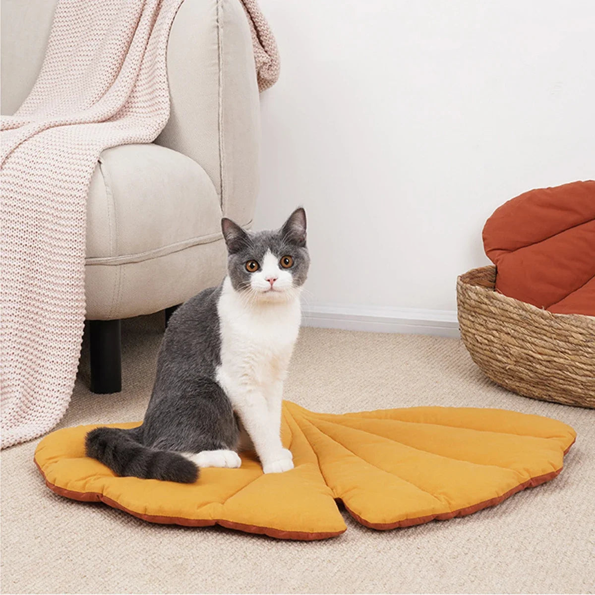 Leaf-Shape Cat Mattress – Reversible Pet Floor Mat