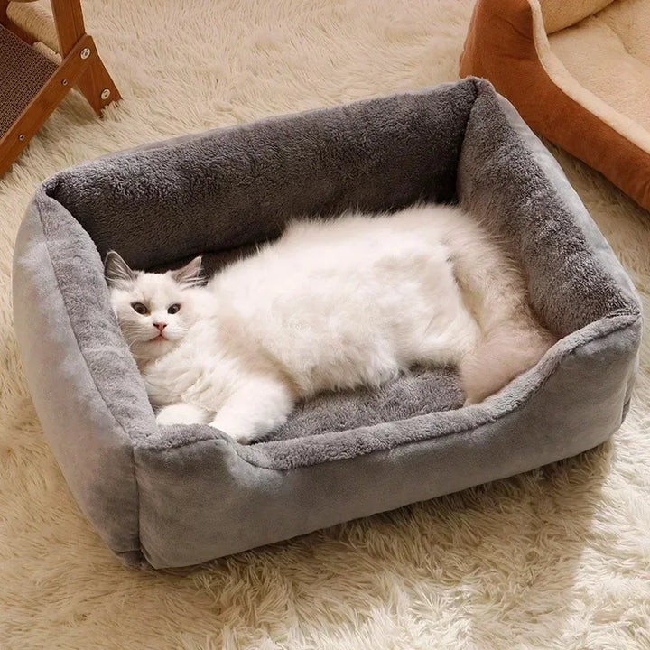 Plush Cat Bed – Cozy Winter House for Cats & Small Pets