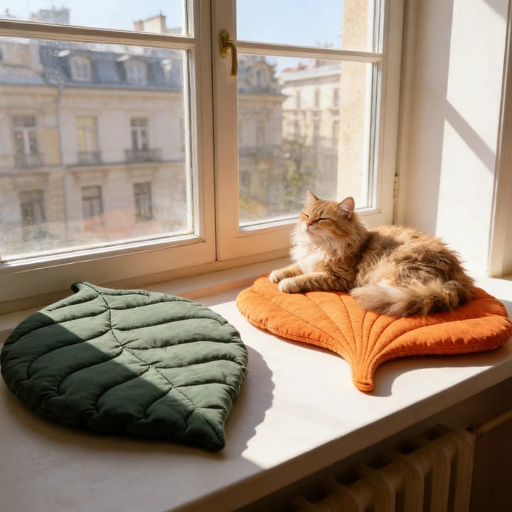Reversible Leaf Pet Cushion – Non-Slip Travel Bed Mat