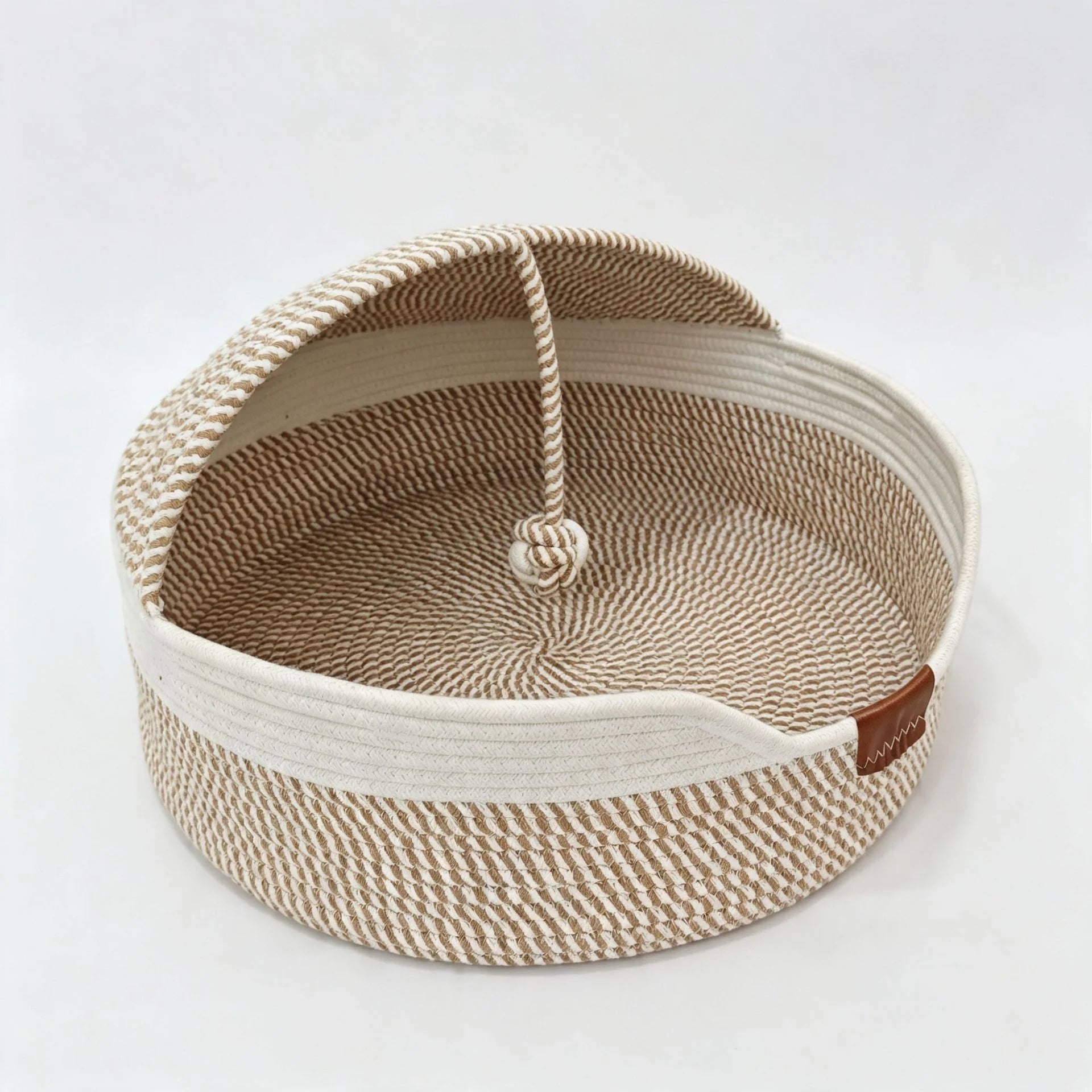 Rope Cat Bed Basket – Cozy Nest with Play Rope