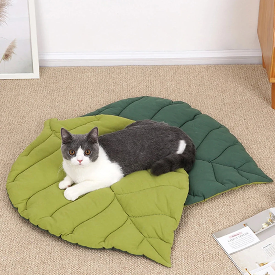 Leaf-Shape Cat Mattress – Reversible Pet Floor Mat